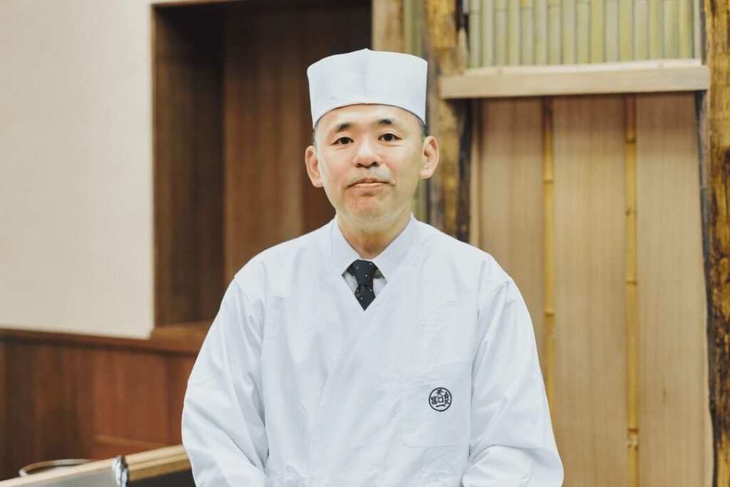 「いつもの変わらない味」をつくる。三世代で通ってくださるお客様もいらっしゃいます。